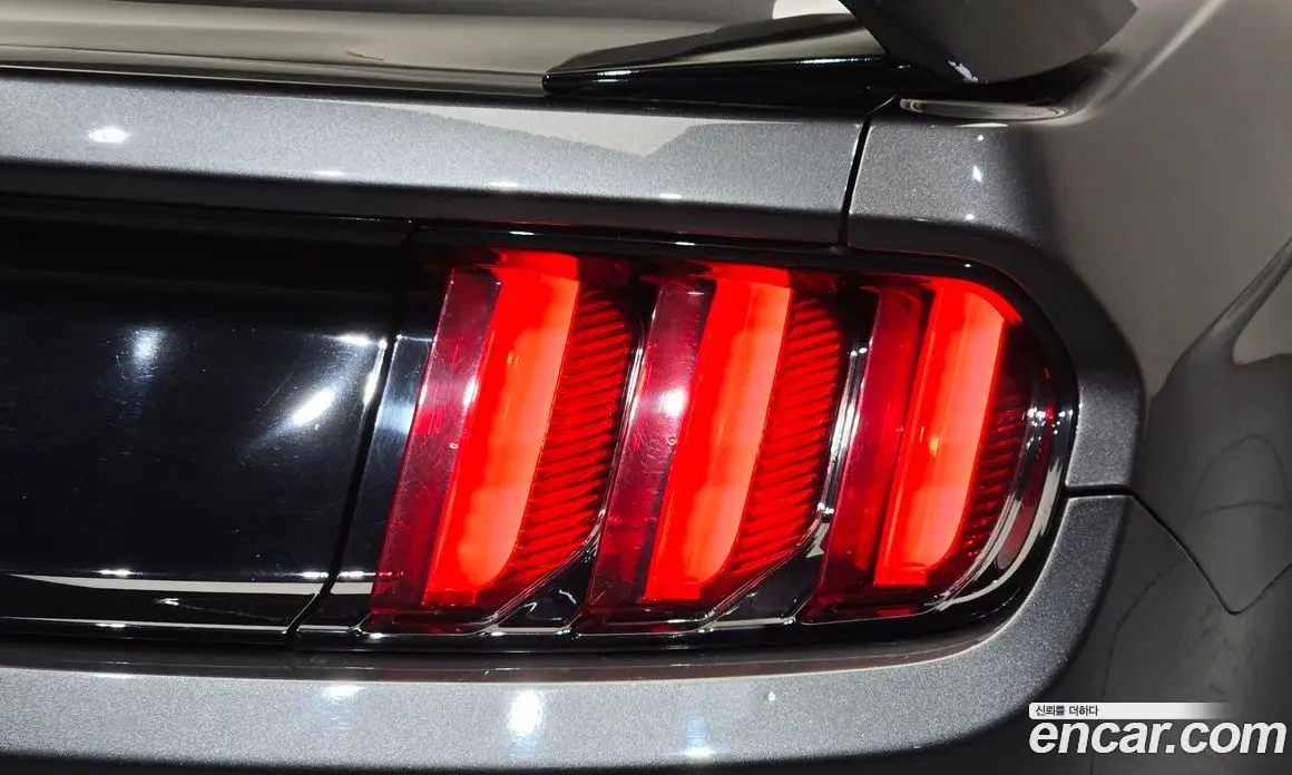 Ford Mustang 2016 2.3 автомат (гидро), фото 8 Ford Mustang 2016 2.3 автомат (гидро), фото 8