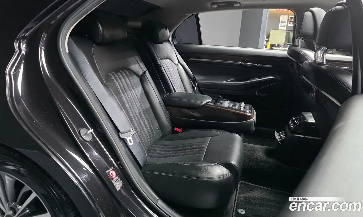 Genesis EQ900 2017 3.8 автомат (гидро), фото 18 Genesis EQ900 2017 3.8 автомат (гидро), фото 18