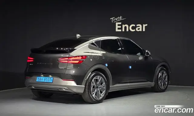 Genesis GV60 2023 0.1 автомат (гидро), миниатюра 2