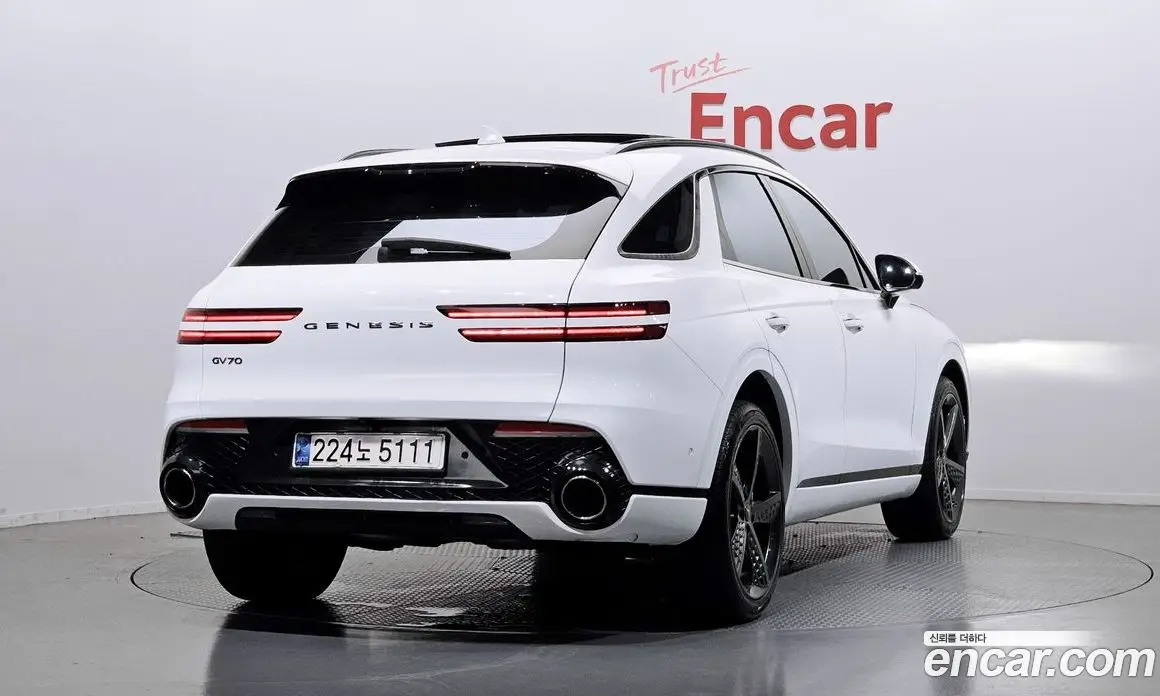 Genesis GV70 2021 2.5 автомат (гидро), фото 2 Genesis GV70 2021 2.5 автомат (гидро), фото 2