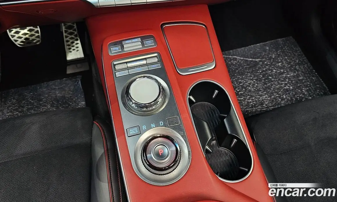 Genesis GV70 2021 2.5 автомат (гидро), фото 12 Genesis GV70 2021 2.5 автомат (гидро), фото 12