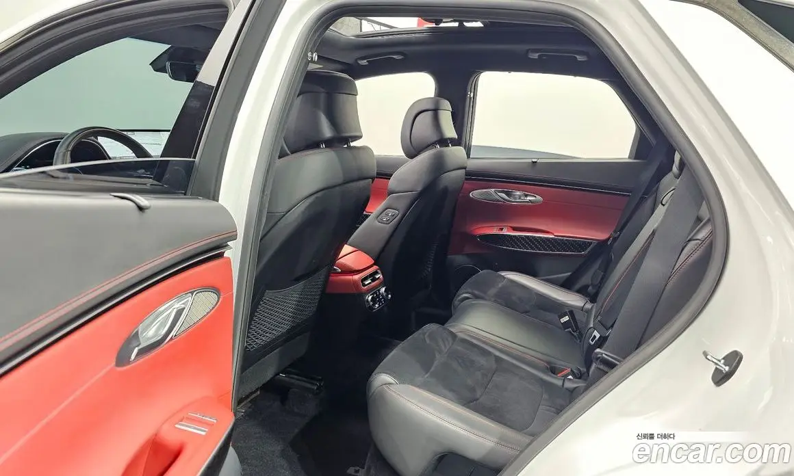 Genesis GV70 2021 2.5 автомат (гидро), фото 17 Genesis GV70 2021 2.5 автомат (гидро), фото 17