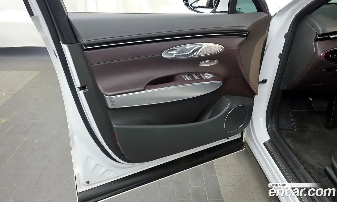 Genesis GV70 2022 2.2 автомат (гидро), фото 14 Genesis GV70 2022 2.2 автомат (гидро), фото 14