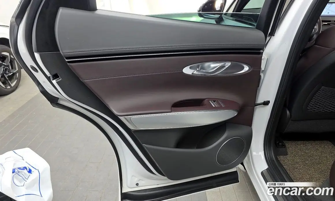 Genesis GV70 2022 2.2 автомат (гидро), фото 15 Genesis GV70 2022 2.2 автомат (гидро), фото 15