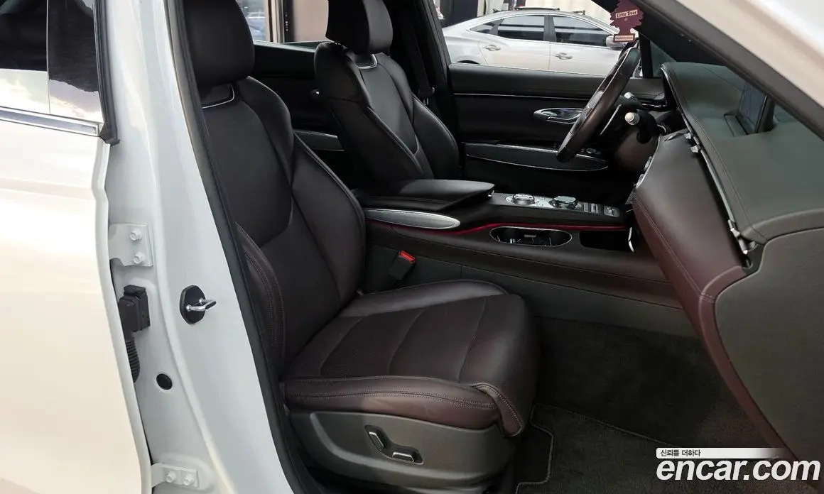Genesis GV70 2022 2.2 автомат (гидро), фото 16 Genesis GV70 2022 2.2 автомат (гидро), фото 16
