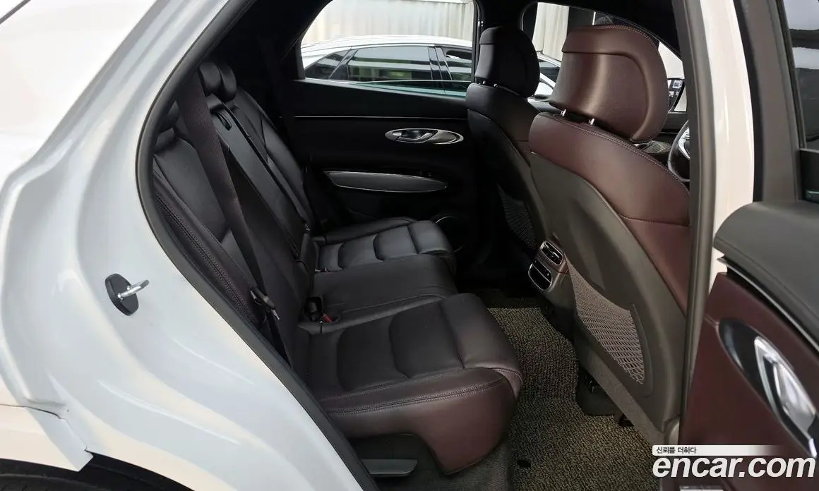 Genesis GV70 2022 2.2 автомат (гидро), фото 17 Genesis GV70 2022 2.2 автомат (гидро), фото 17