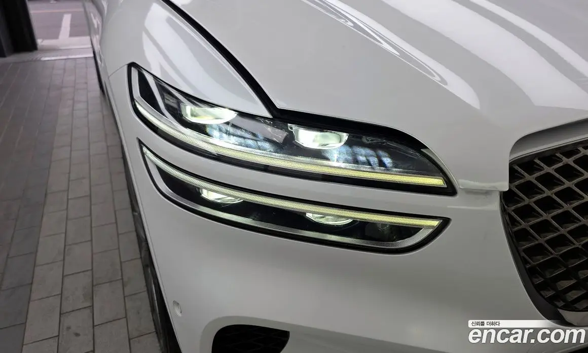 Genesis GV70 2022 2.2 автомат (гидро), фото 8 Genesis GV70 2022 2.2 автомат (гидро), фото 8