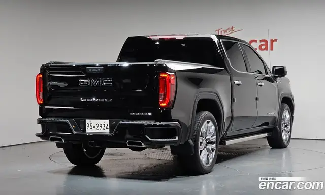 GMC Sierra, 2023, 88 221 км