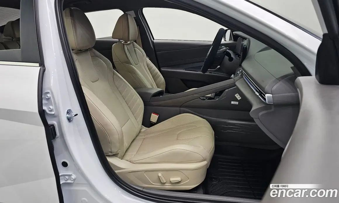Hyundai Avante 2025 1.6 автомат (гидро), фото 16