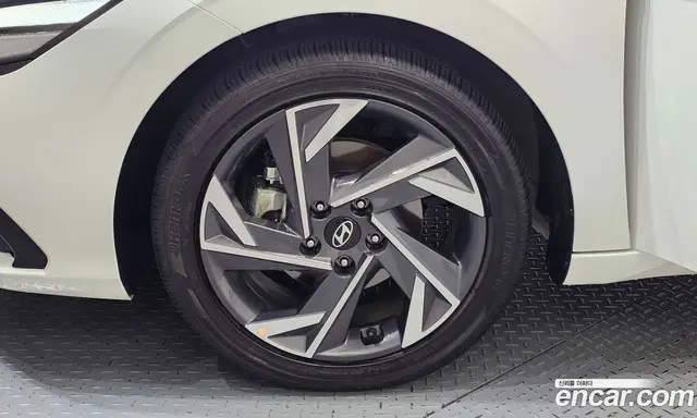 Hyundai Avante 2025 1.6 автомат (гидро), миниатюра 5