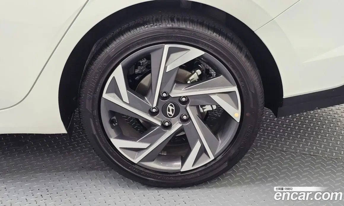 Hyundai Avante 2025 1.6 автомат (гидро), фото 7