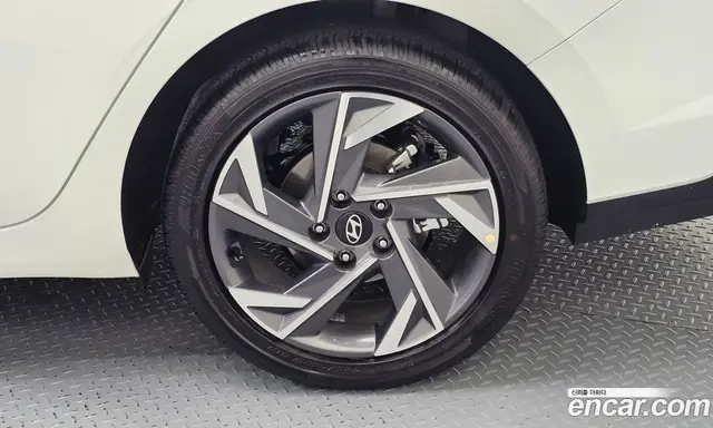 Hyundai Avante 2025 1.6 автомат (гидро), миниатюра 7