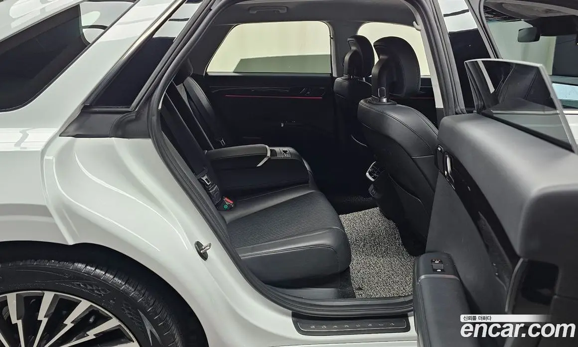 Hyundai Grandeur 2023 2.5 автомат (гидро), фото 17