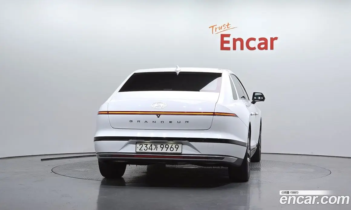 Hyundai Grandeur 2023 1.6 автомат (гидро), фото 3