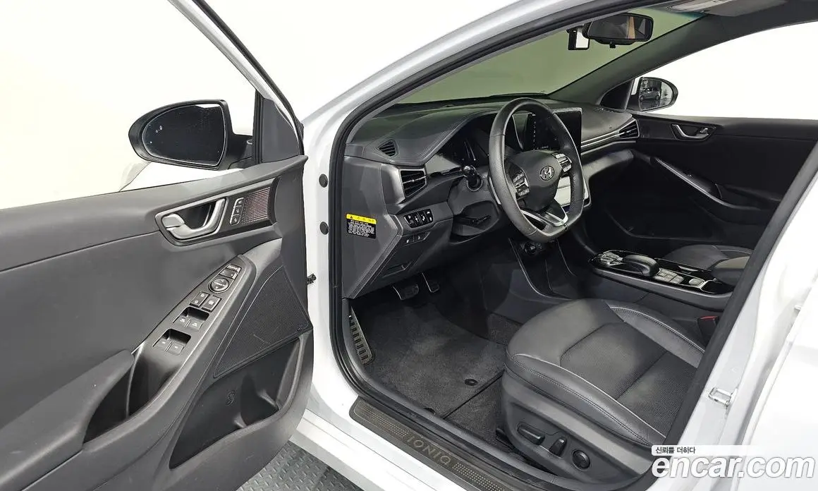 Hyundai Ioniq 2020 0.1 автомат (гидро), фото 13