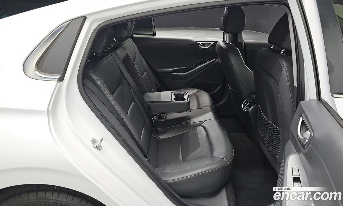 Hyundai Ioniq 2020 0.1 автомат (гидро), фото 17