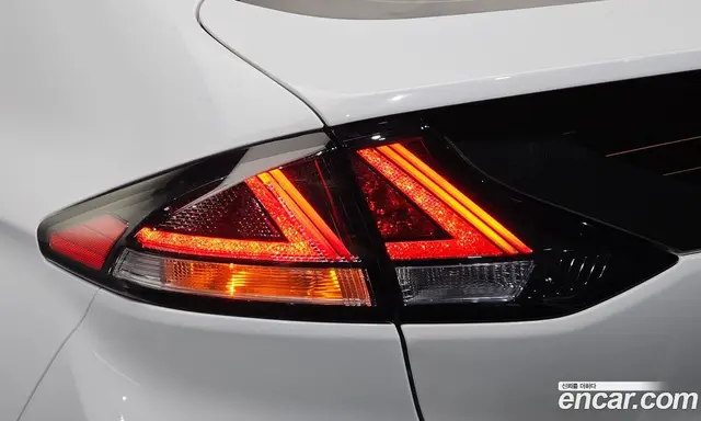 Hyundai Ioniq 2020 0.1 автомат (гидро), миниатюра 9