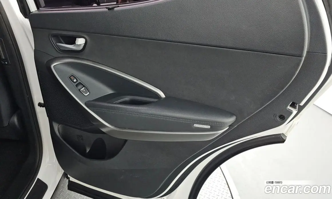Hyundai Santa Fe 2017 2.0 автомат (гидро), фото 15 Hyundai Santa Fe 2017 2.0 автомат (гидро), фото 15