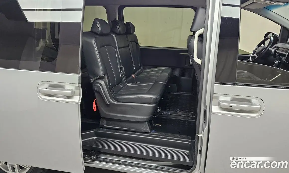 Hyundai Staria 2022 2.2 автомат (гидро), фото 12