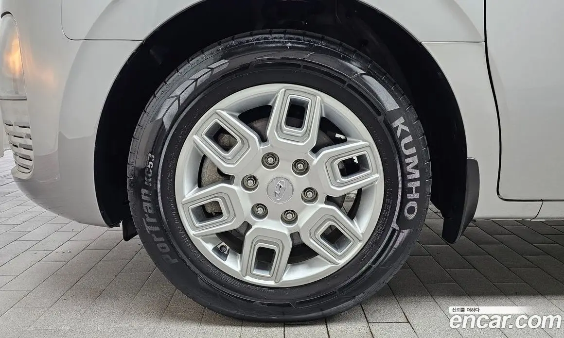 Hyundai Staria 2022 2.2 автомат (гидро), фото 5