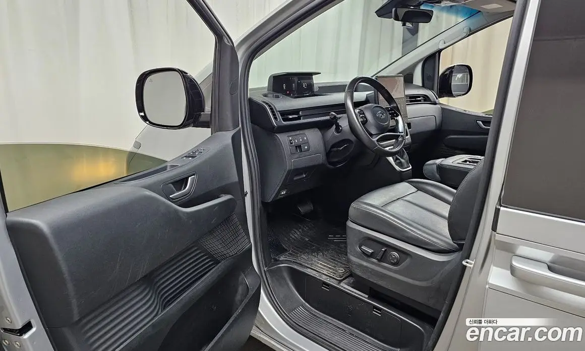 Hyundai Staria 2022 2.2 автомат (гидро), фото 10