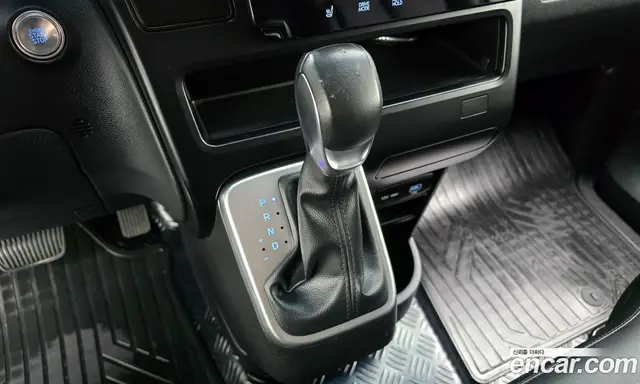 Hyundai Staria 2024 2.2 автомат (гидро), миниатюра 12