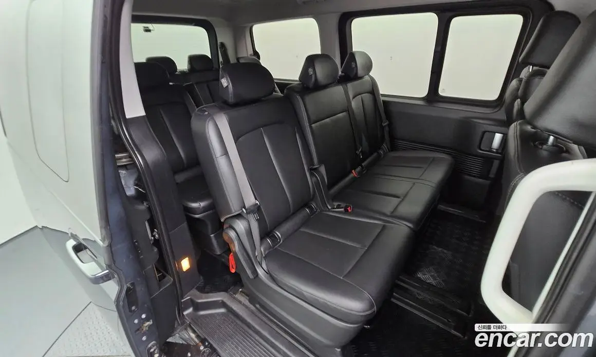 Hyundai Staria 2024 2.2 автомат (гидро), фото 17