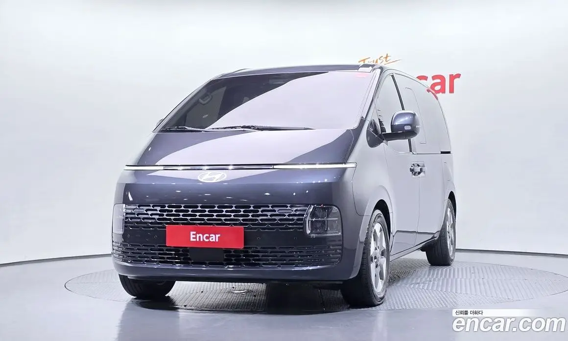 Hyundai Staria 2024 2.2 автомат (гидро), фото 3