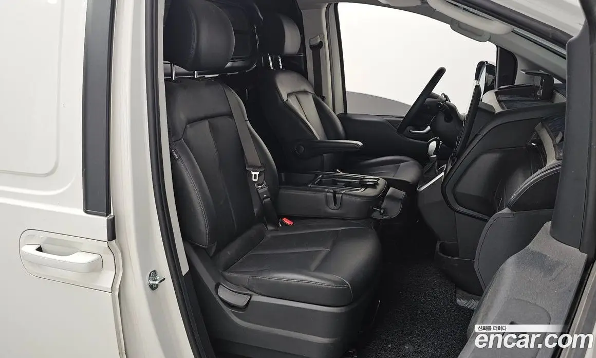 Hyundai Staria 2025 3.5 автомат (гидро), фото 15 Hyundai Staria 2025 3.5 автомат (гидро), фото 15