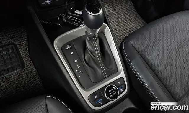 Hyundai Venue 2022 1.6 автомат (гидро), миниатюра 12
