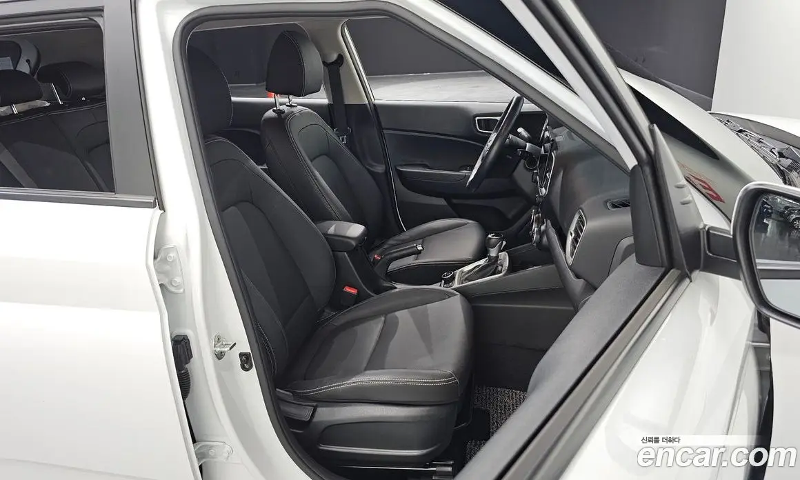 Hyundai Venue 2022 1.6 автомат (гидро), фото 16
