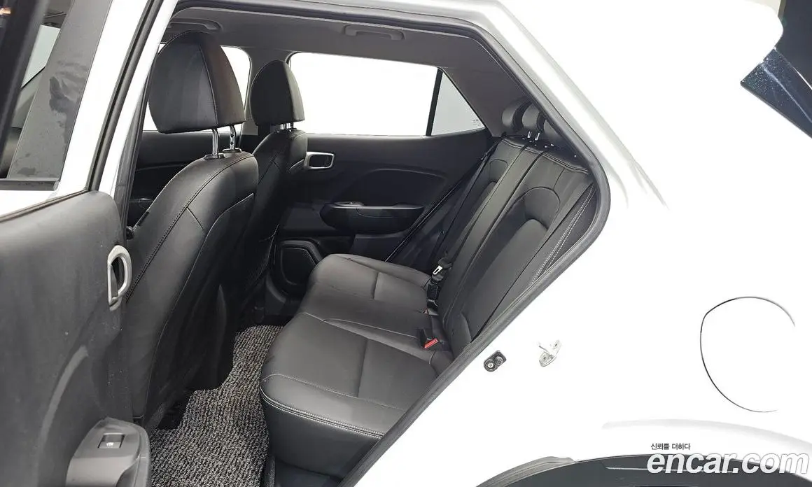 Hyundai Venue 2022 1.6 автомат (гидро), фото 18