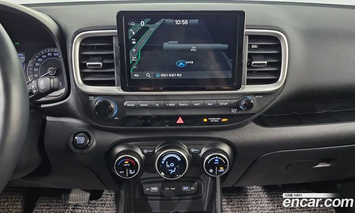 Hyundai Venue 2022 1.6 автомат (гидро), фото 19