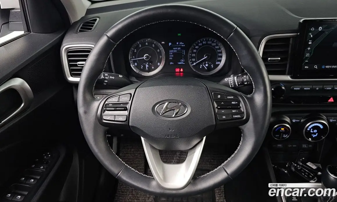 Hyundai Venue 2022 1.6 автомат (гидро), фото 20