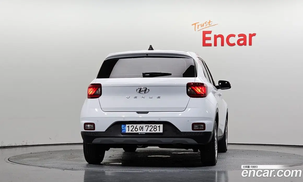 Hyundai Venue 2022 1.6 автомат (гидро), фото 4