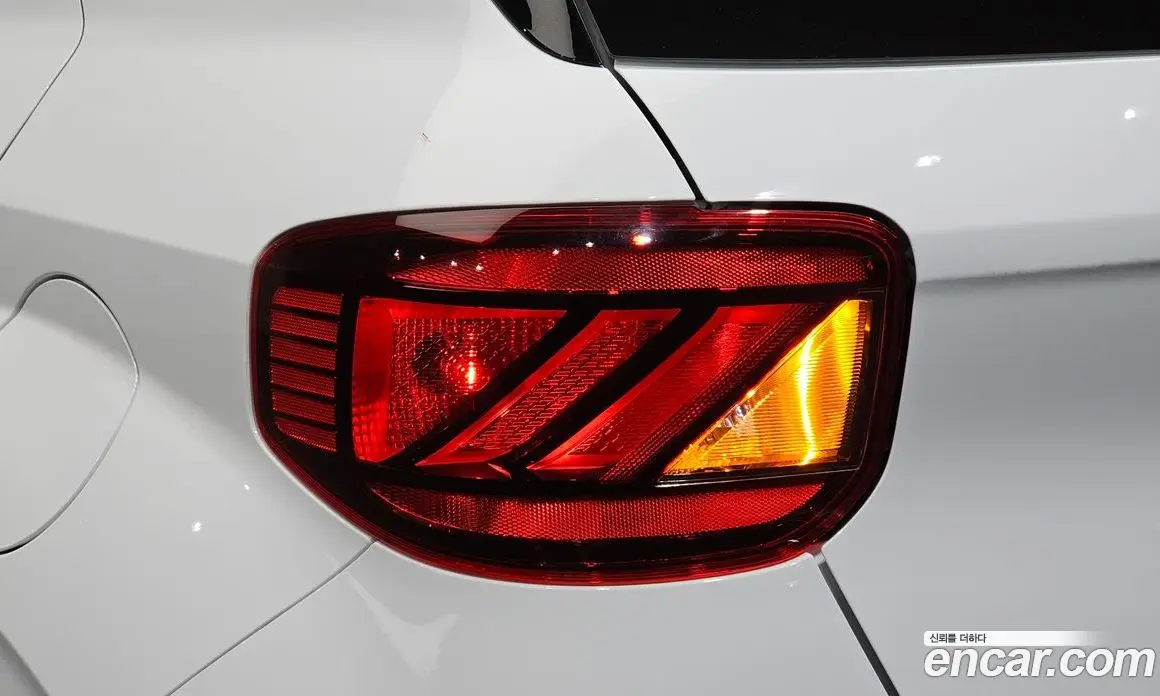 Hyundai Venue 2022 1.6 автомат (гидро), фото 9