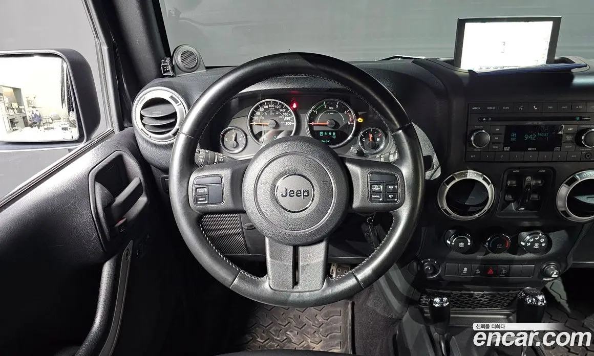 Jeep Wrangler 2011 2.8 автомат (гидро), фото 13 Jeep Wrangler 2011 2.8 автомат (гидро), фото 13
