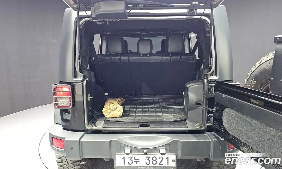 Jeep Wrangler 2011 2.8 автомат (гидро), фото 20 Jeep Wrangler 2011 2.8 автомат (гидро), фото 20