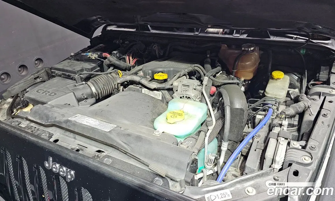Jeep Wrangler 2011 2.8 автомат (гидро), фото 6 Jeep Wrangler 2011 2.8 автомат (гидро), фото 6