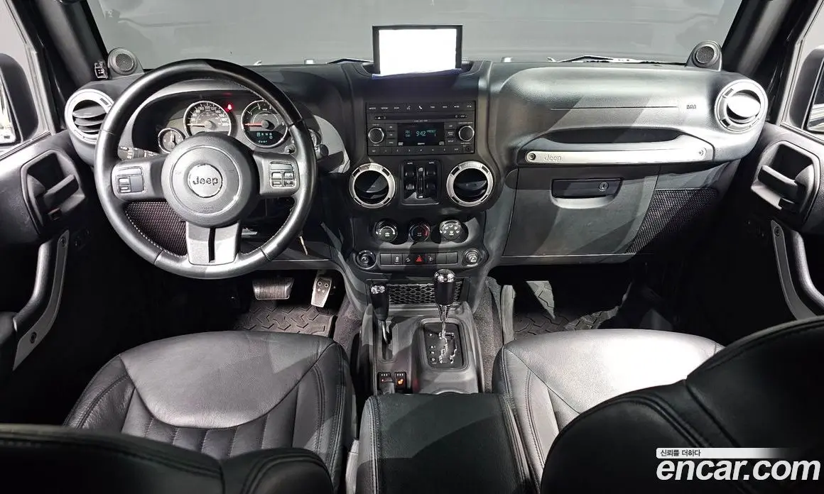 Jeep Wrangler 2011 2.8 автомат (гидро), фото 7 Jeep Wrangler 2011 2.8 автомат (гидро), фото 7
