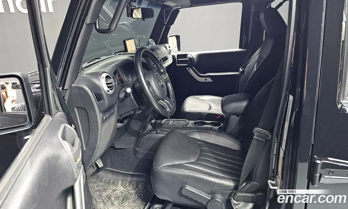 Jeep Wrangler 2011 2.8 автомат (гидро), фото 10 Jeep Wrangler 2011 2.8 автомат (гидро), фото 10