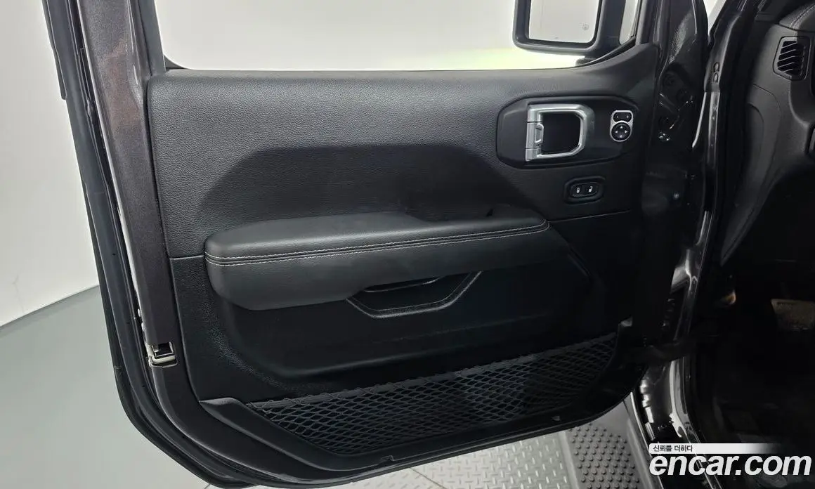 Jeep Wrangler 2021 2.0 автомат (гидро), фото 14