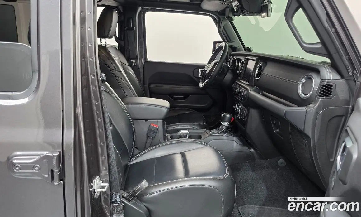 Jeep Wrangler 2021 2.0 автомат (гидро), фото 16
