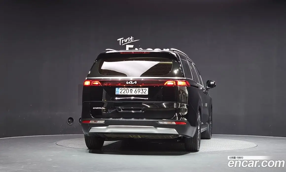 Kia Carnival 2023 3.5 автомат (гидро), фото 3
