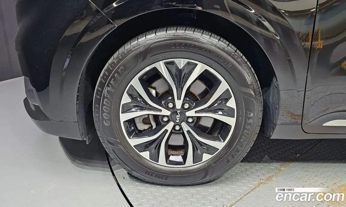 Kia Carnival 2023 3.5 автомат (гидро), фото 4