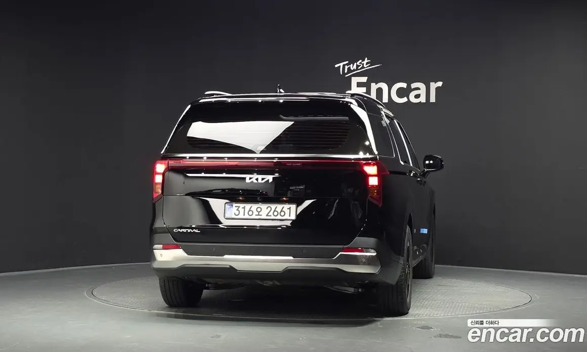 Kia Carnival 2025 2.2 автомат (гидро), фото 4 Kia Carnival 2025 2.2 автомат (гидро), фото 4