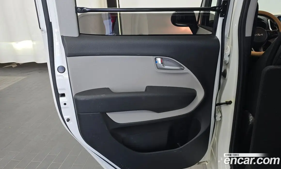 Kia Ray 2022 1.0 автомат (гидро), фото 15