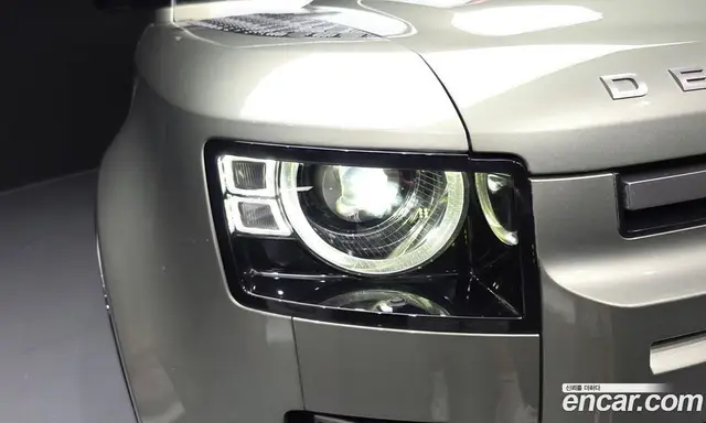 Land Rover Defender 2021 2.0 автомат (гидро), миниатюра 8 Land Rover Defender 2021 2.0 автомат (гидро), миниатюра 8