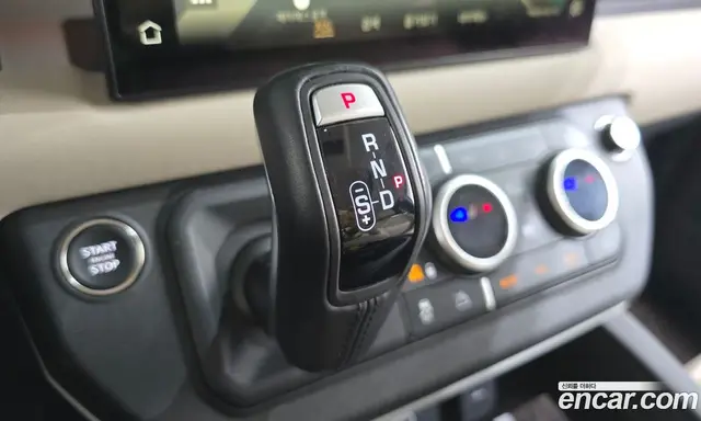 Land Rover Defender 2023 3.0 автомат (гидро), миниатюра 12