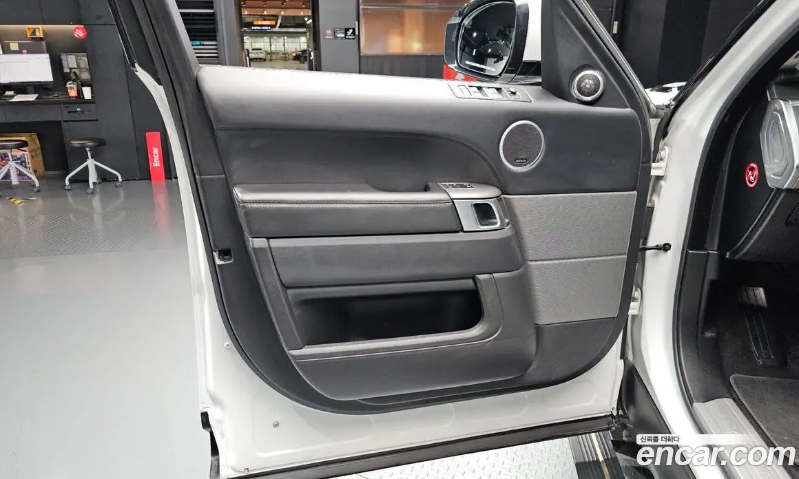 Land Rover Range Rover Sport 2016 3.0 автомат (гидро), фото 13